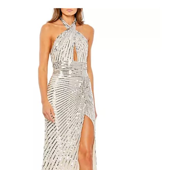 Mac Duggal size 2 Silver Keyhole halter strap gown